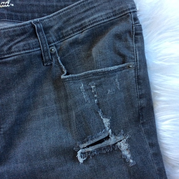 NWOT Universal Thread Distressed Skinny - Picture 8 of 8